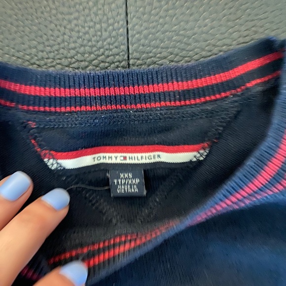 Tommy Hilfiger Sweater - Picture 2 of 2